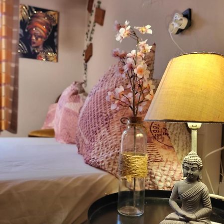 Lovely Oasis Apartment Schmelz Luaran gambar