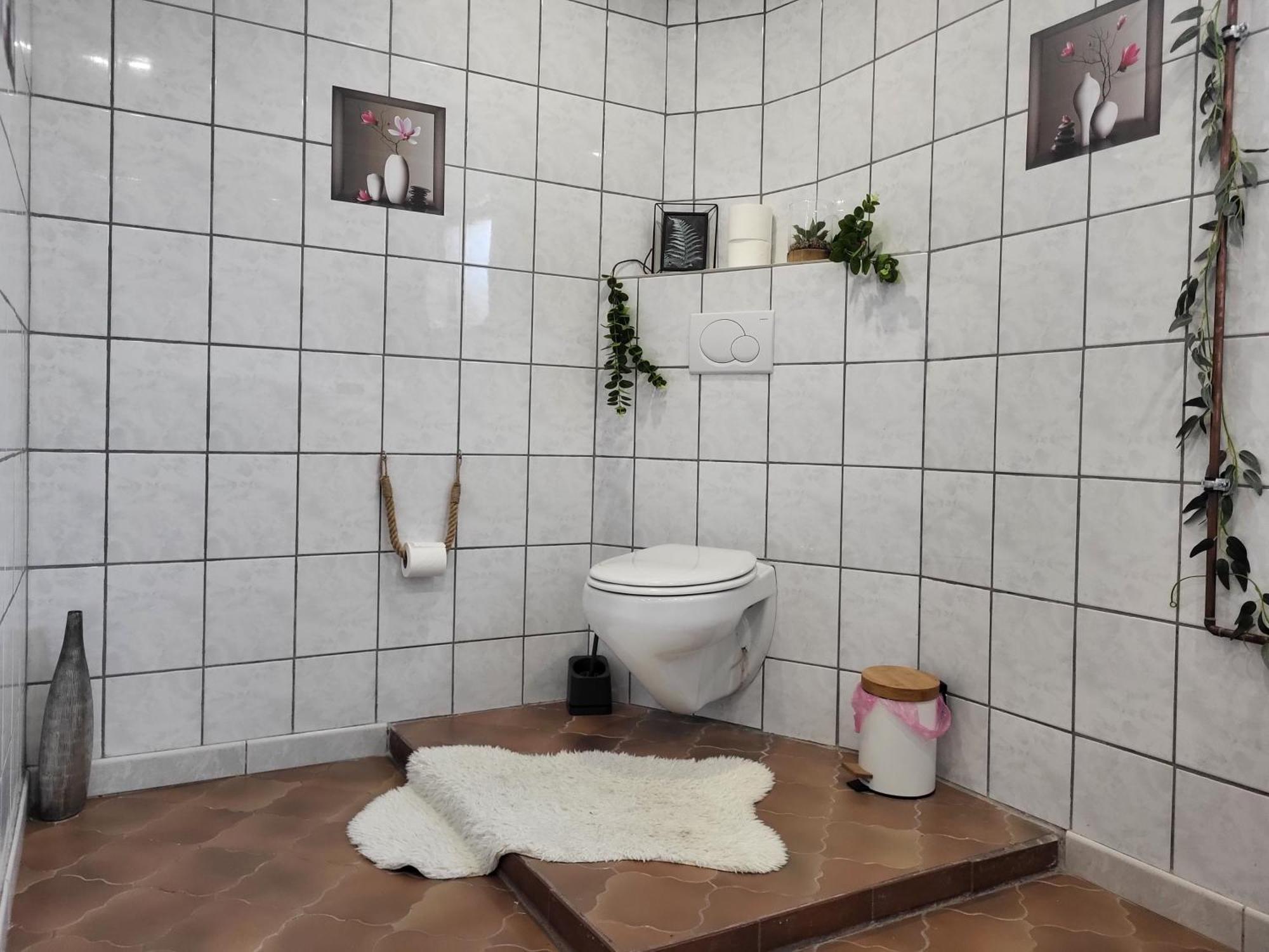 Lovely Oasis Apartment Schmelz Luaran gambar