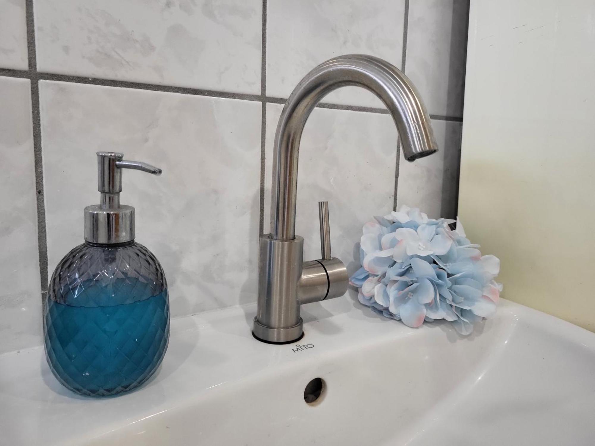 Lovely Oasis Apartment Schmelz Luaran gambar